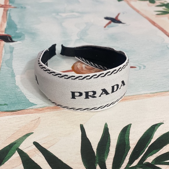 Stylish White Headband 💞 - Picture 6 of 7